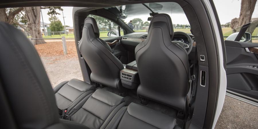 Интерьер Tesla Model X 75D 2017 года  (AU) (фото 9 из 17)
